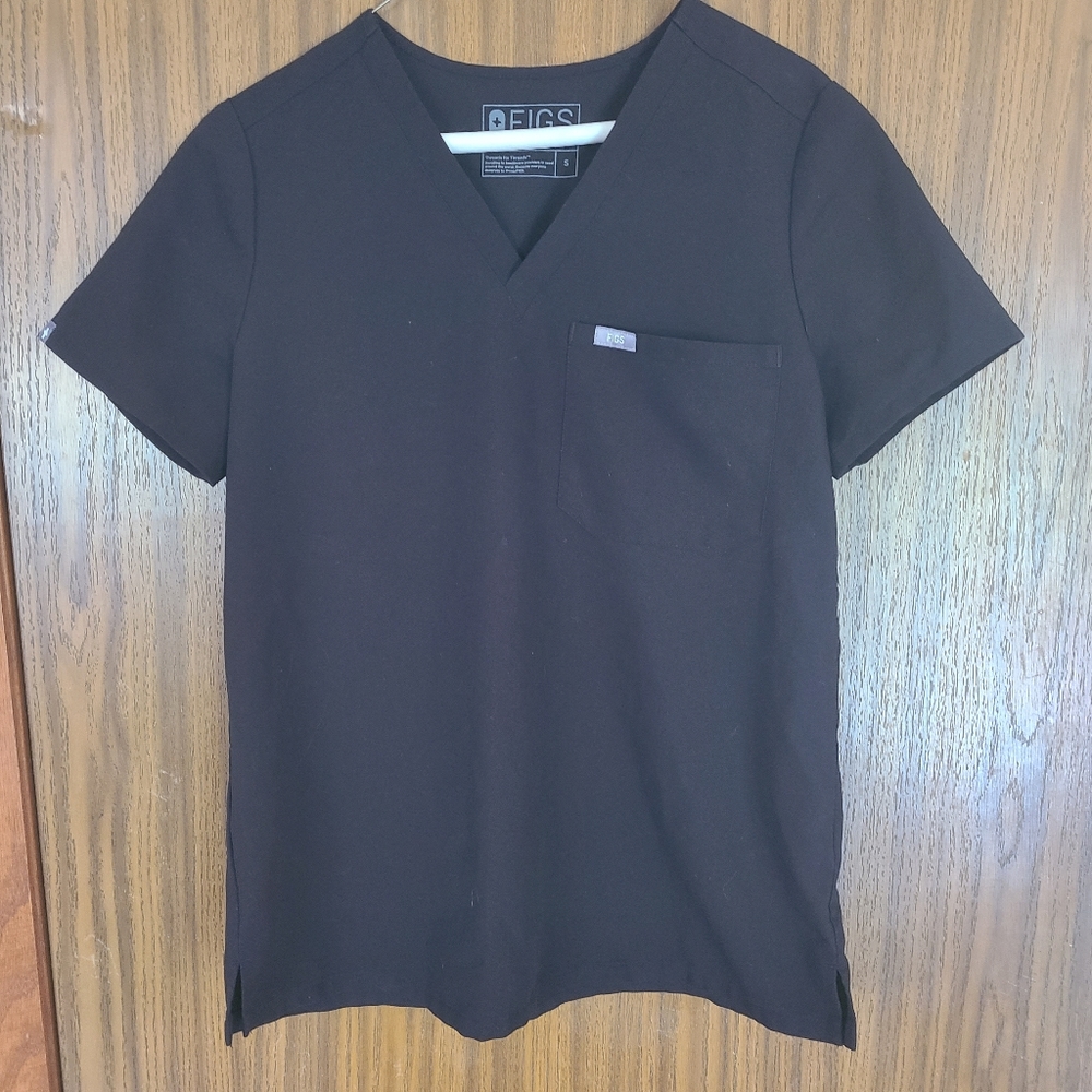 Figs Technical Collection Black Scrub Top in Size Small